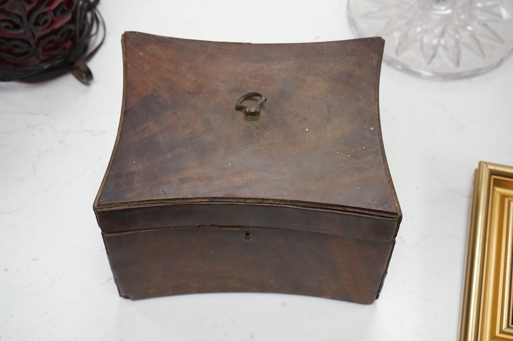 A George III mahogany box with concave sides, 21cm wide
